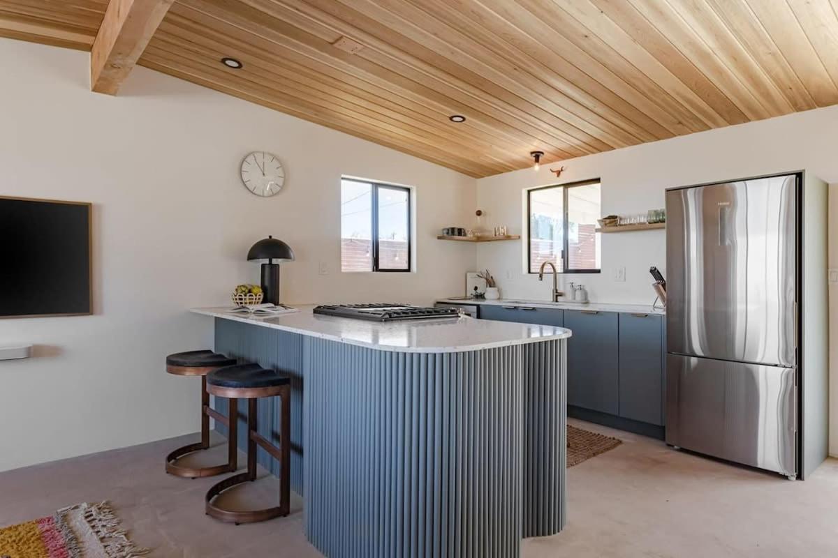 Joshua Tree - Le Tout Petit W Hot Tub Exterior photo