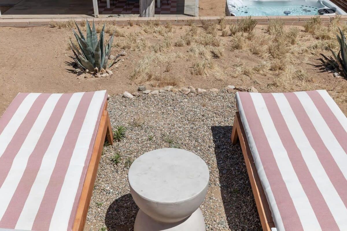 Joshua Tree - Le Tout Petit W Hot Tub Exterior photo