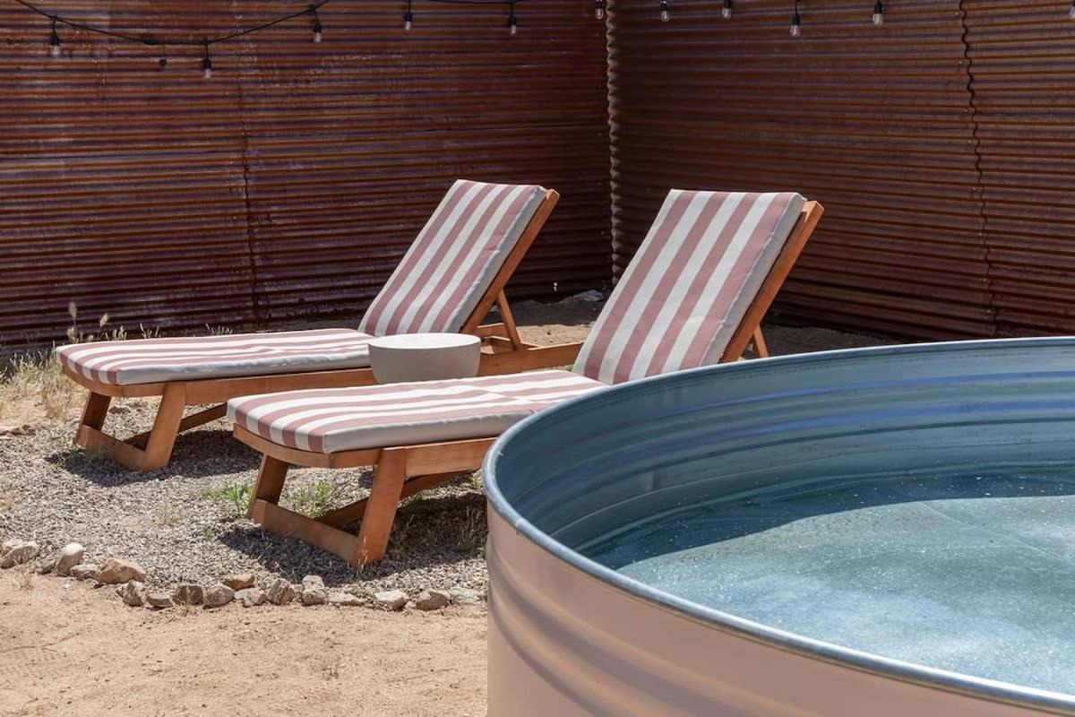 Joshua Tree - Le Tout Petit W Hot Tub Exterior photo